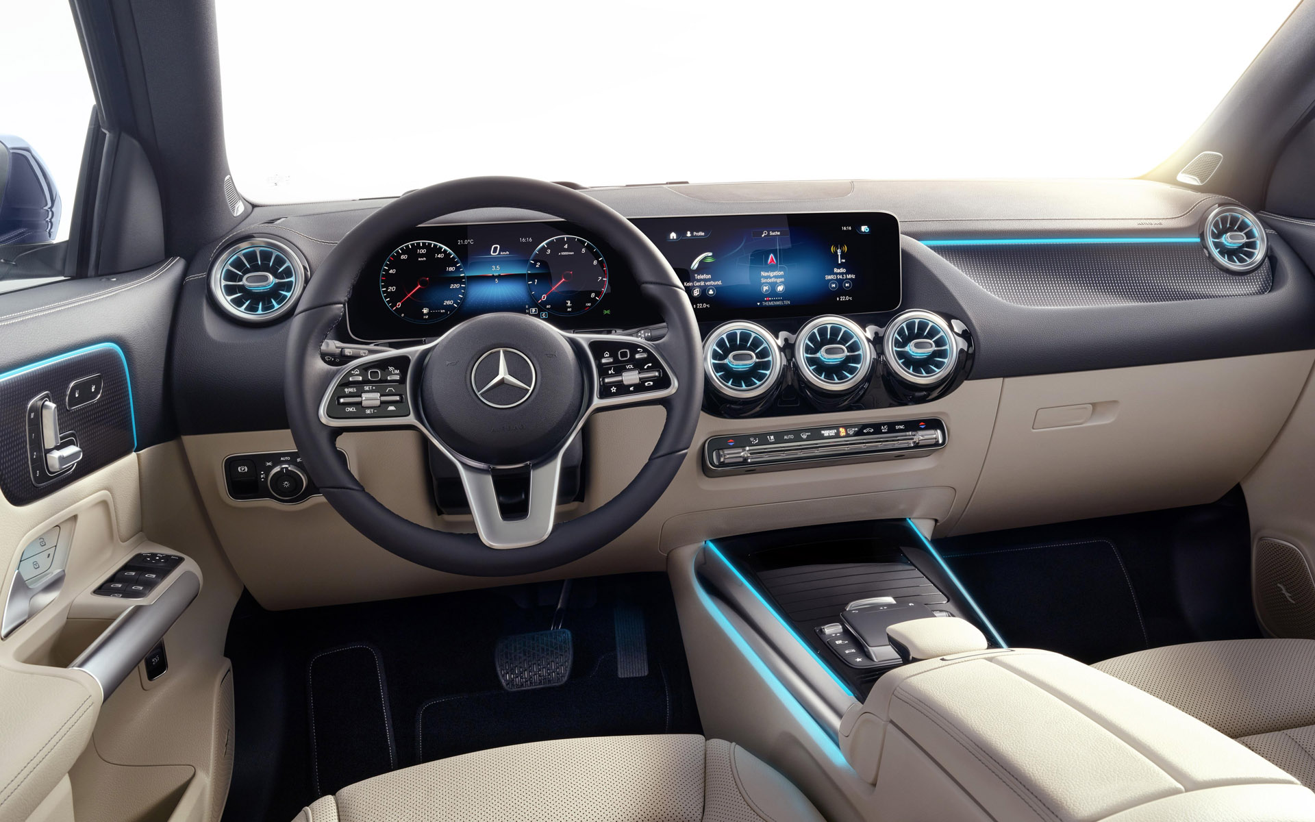 Πιο SUV από πριν: Η νέα Mercedes-Benz GLA (vid)