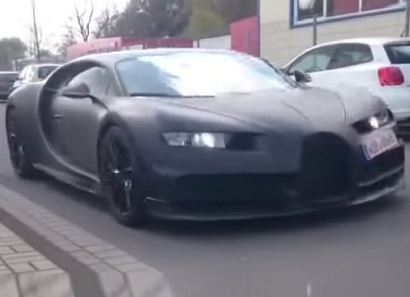 H Βugatti Chiron και… τ’ άλλα παιδιά! (Video)