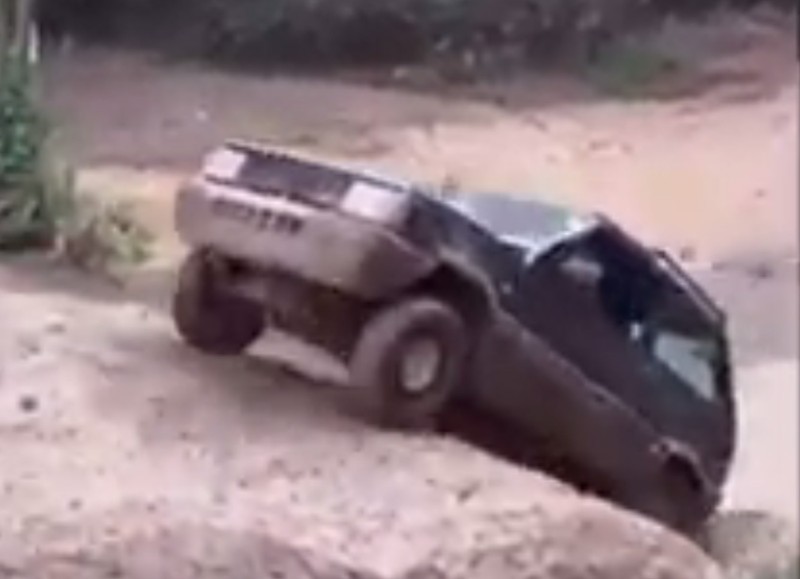 «Μαθήματα» off-roading από ένα Panda 4x4 (Video)