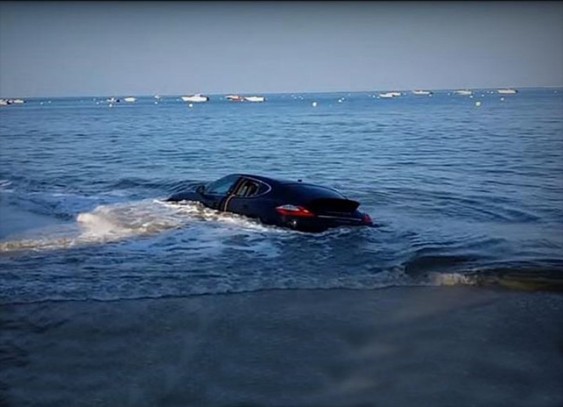 Έκανε την Porsche Panamera… υποβρύχιο (video)