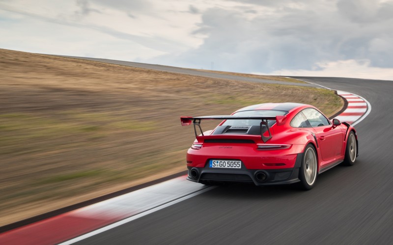 Η Porsche 911 GT2 RS στην πίστα (vid)