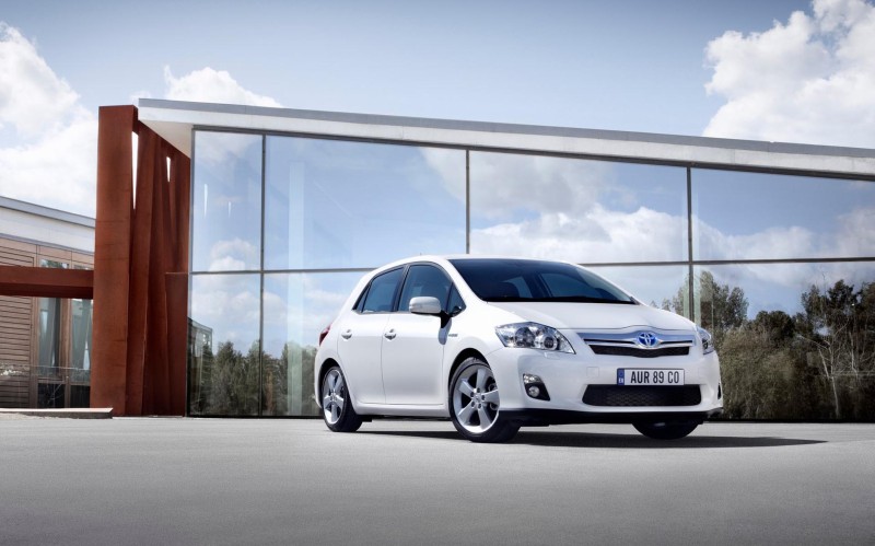 Ανάκληση Toyota Auris HV και Prius