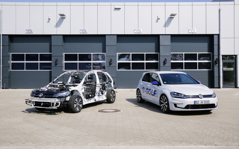 Volkswagen: Απογυμνώνει το e-Golf και μοιράζεται τα μυστικά του