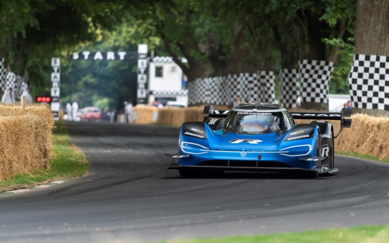 Το Volkswagen I.D. R έσπασε το ρεκόρ… δύο φορές! (video)