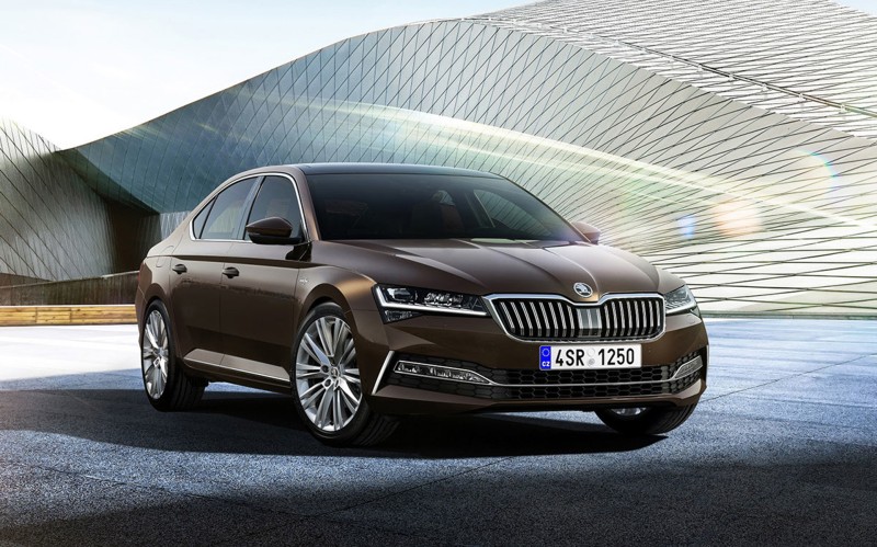 Έτοιμο το πρώτο ανανεωμένο, τρίτης γενιάς Skoda Superb!