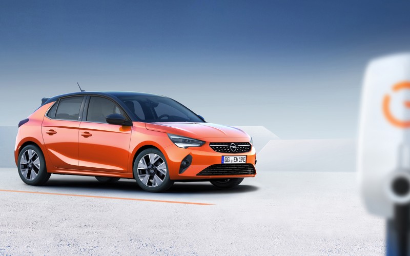 Ηλεκτρικό Corsa-e: Φορτίζεται… παντού