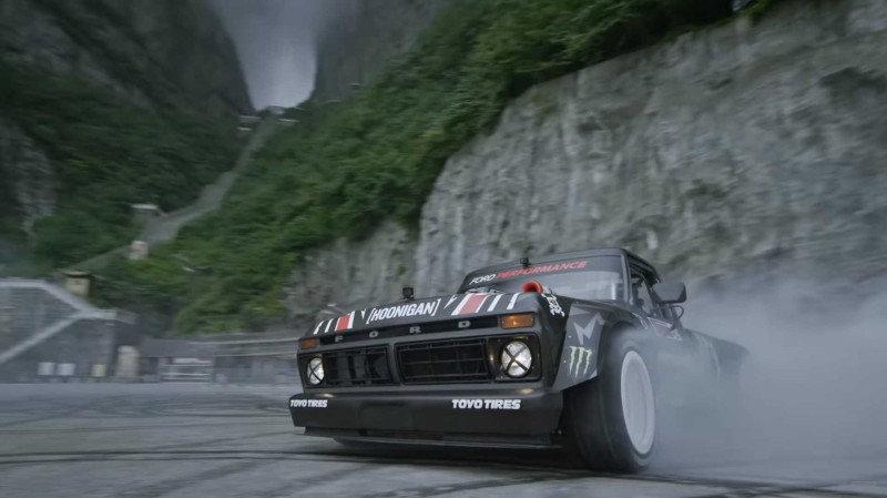 Ο Block κατακτά το βουνό Tianmen (video)