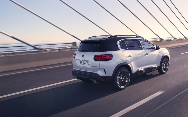 Το Citroen C5 Aircross Hybrid καίει μόλις 1,4 lt/100 km