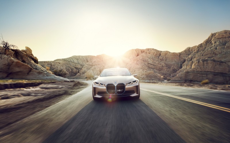 Ηλεκτρικές εκδόσεις στις επόμενες BMW 5, 7 και Χ1