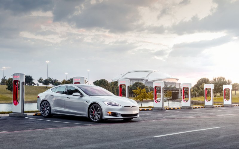 Εσύ ήξερες από που προέρχεται το σήμα της Tesla;