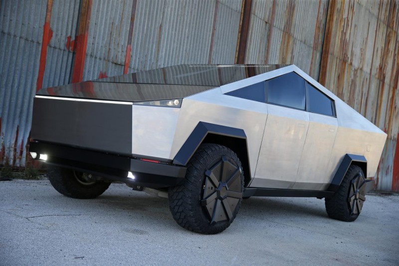 Ανυπόμονος fan της Tesla, έφτιαξε το δικό του Cybertruck