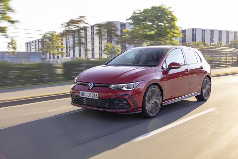 Πόσο κάνουν τα γρήγορα Volkswagen Golf GTI και Clubsport;