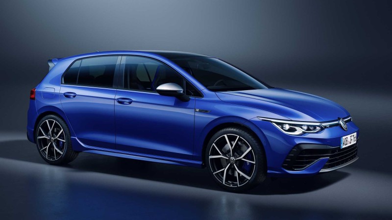 Δείτε το νέο Volkswagen Golf R να... προσπαθεί να ντριφτάρει! (video)