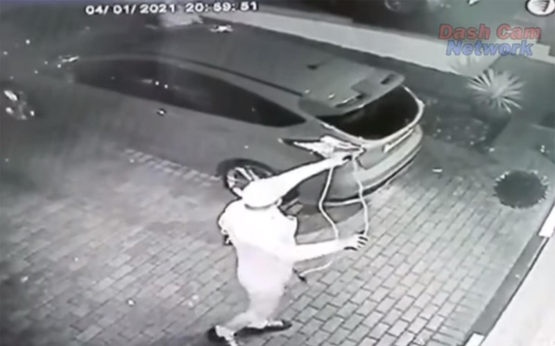 Πρώτη κλοπή αυτοκινήτου με αναμεταδότη σήματος για το 2021 (video)