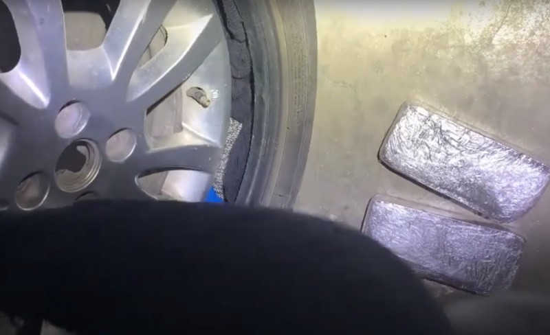 Η ρεζέρβα έκρυβε 6,5 κιλά ηρωίνης (video)