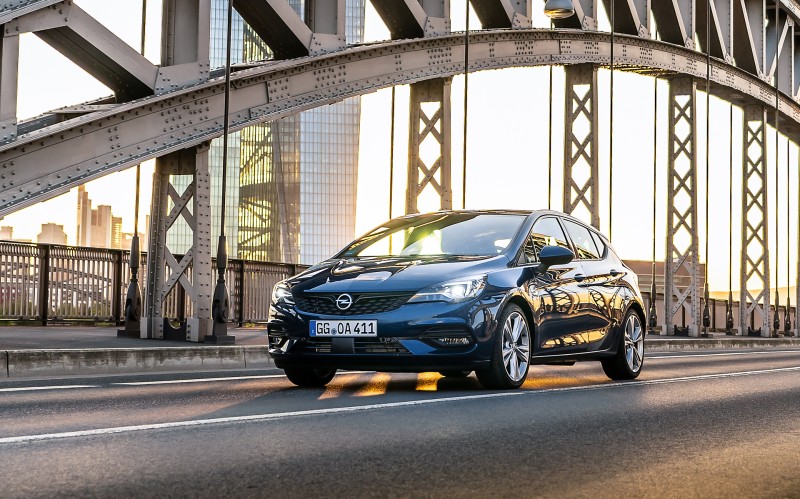 Opel Astra με 17.800 ευρώ: Τι εξοπλισμό έχει;