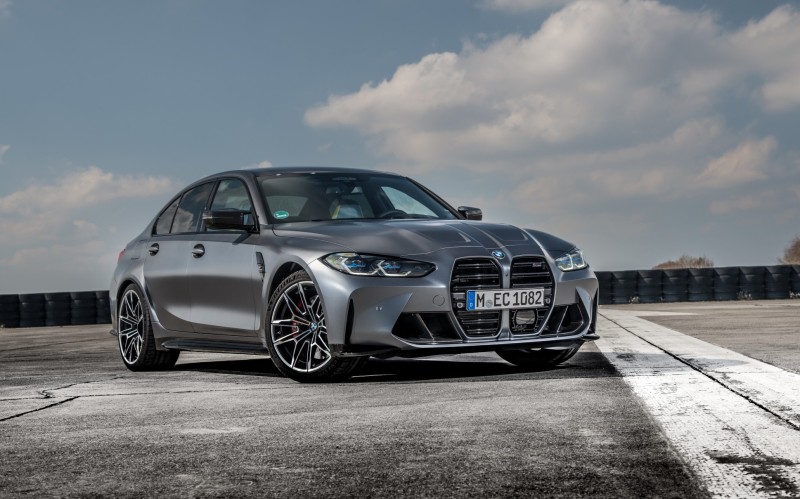 Η νέα BMW M4 βάφεται με τον πιο πρωτοποριακό τρόπο (video)