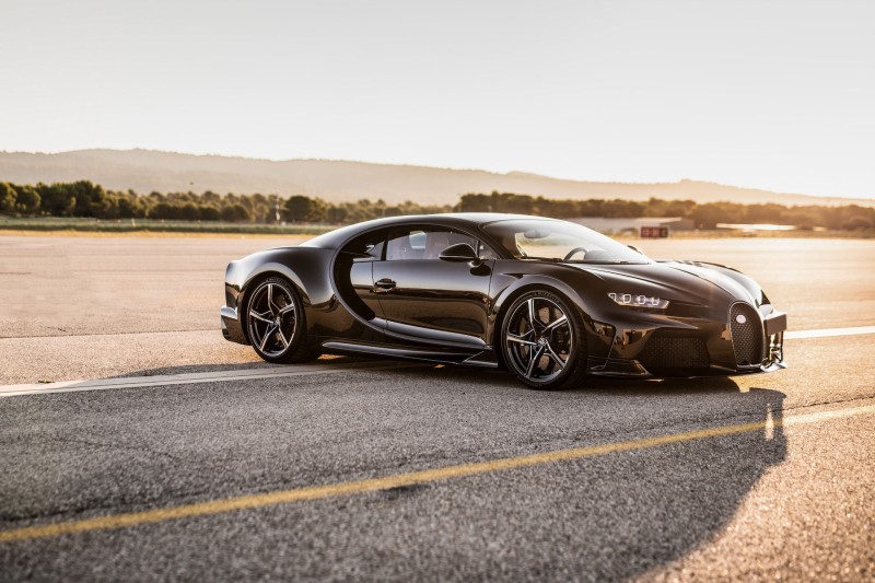Δες τι χρειάστηκε η Bugatti Chiron SS για να πιάσει τα 439 km/h με ασφάλεια!