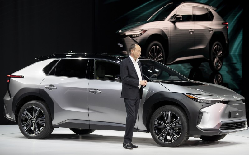 Toyota: Τέλος η βενζίνη και τα απλά υβριδικά στην Ευρώπη έως το 2035