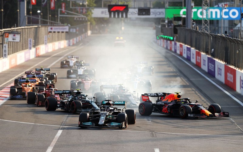Lewis Hamilton και Brad Pitt συνεργάζονται σε νέα ταινία για τη Formula 1