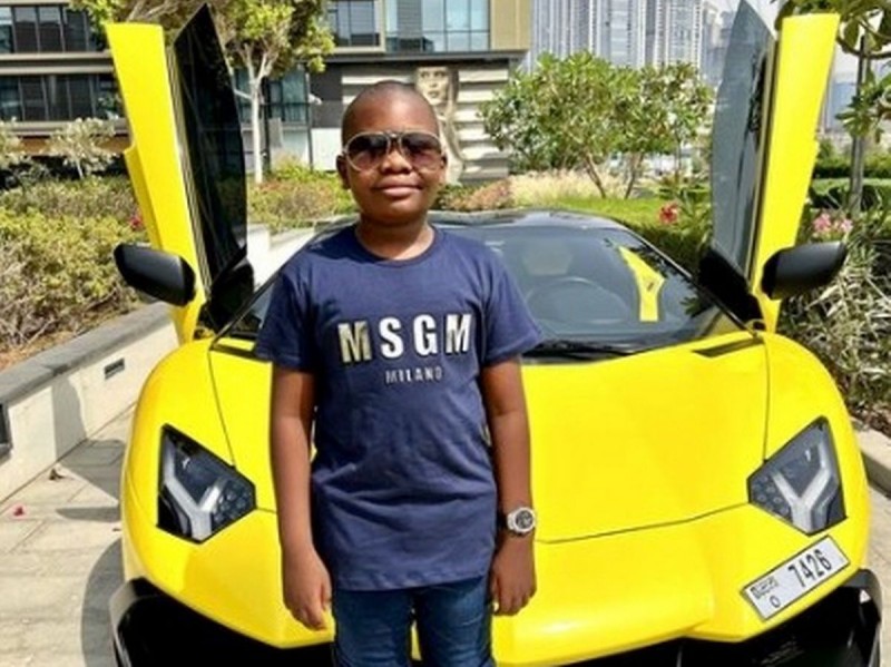 Πώς βρέθηκε ένας 10χρονος με μια Lamborghini Aventador;