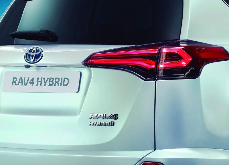 Έρχεται υβριδικό Toyota RAV4