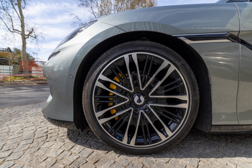 2-denza-z9-gt-roda-troxos-zanta-continental-premiumcontact