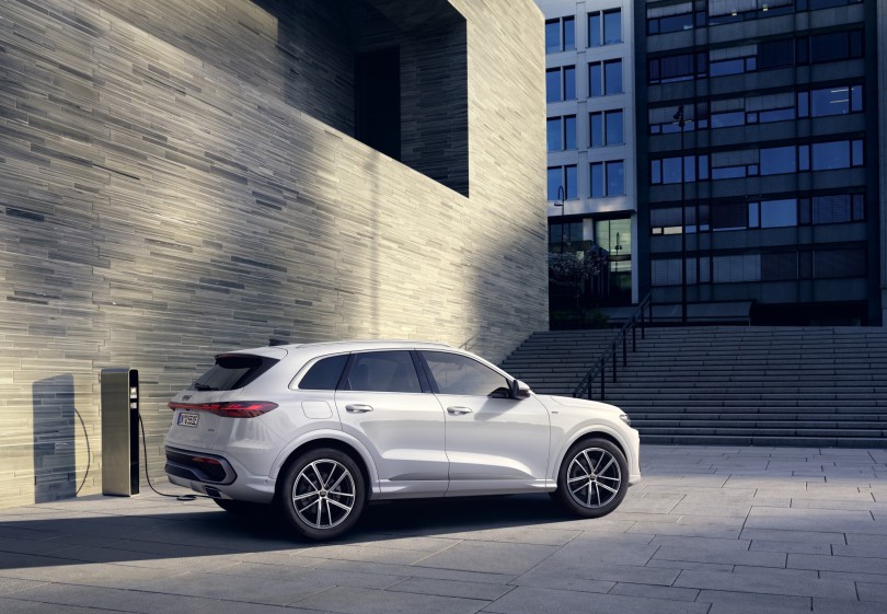 2-audi-q5-ehybrid-quattro