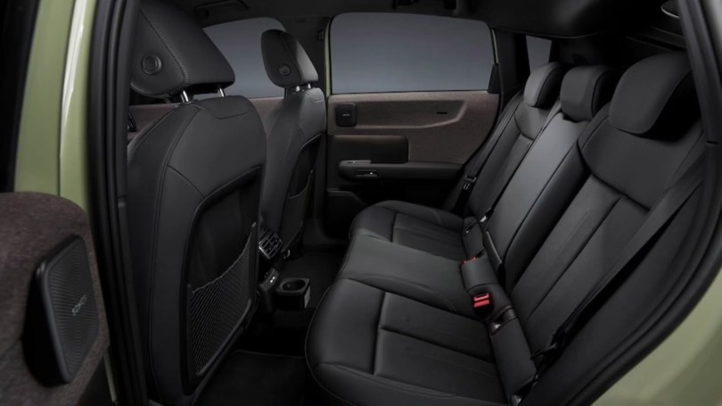 6-audi-a2-e-tron-esoiteriko-eswteriko-kampina-piso-pisw-kathismata