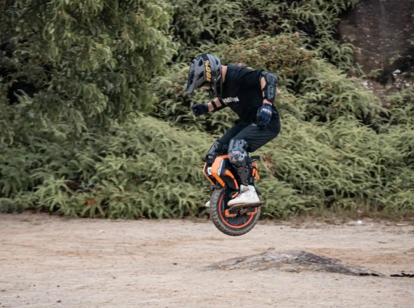 3-inmotion-v14-adventure-unicycle-monorodo