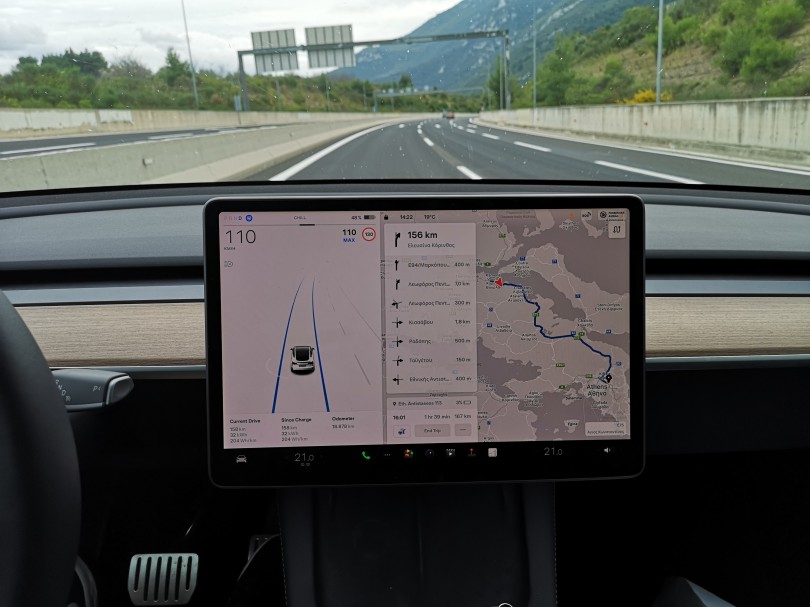 tesla-modely-model-y-othoni-autopilot-fsd-ilektriko