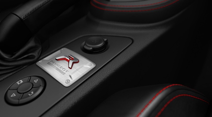 RCZ-R interior