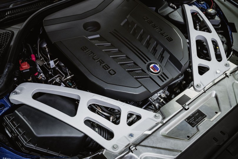 Alpina B4 S58 engine