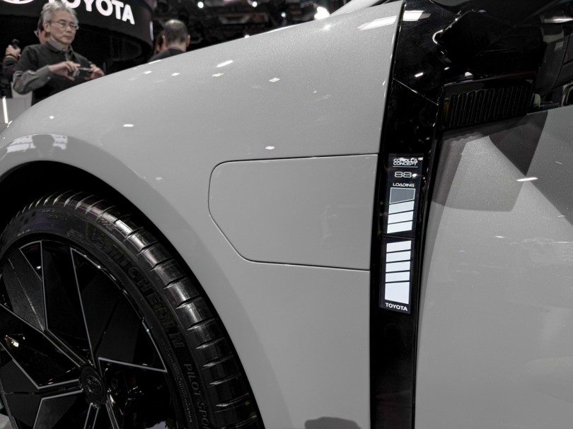 4-toyota-corolla-concept-prototipo-japan-mobility-show-fortisi-othoni