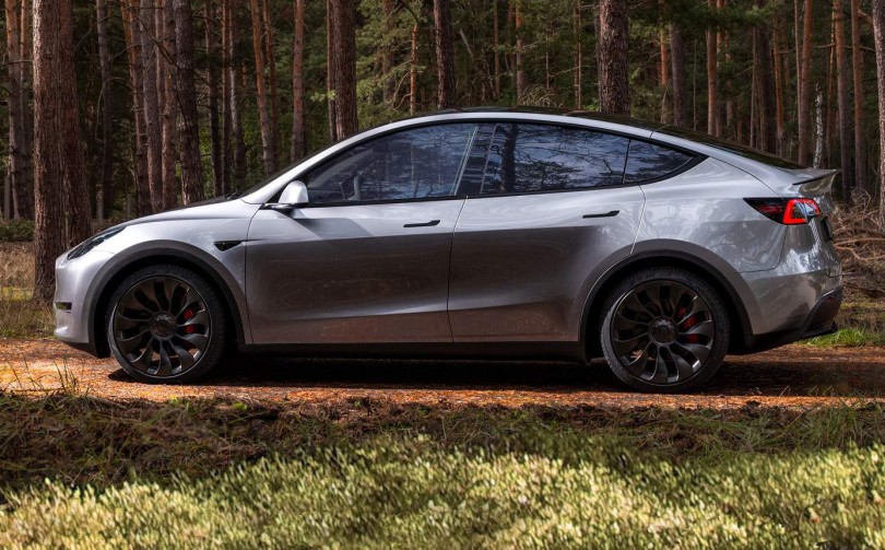 Tesla-Model-Y-asimi-Quicksilver