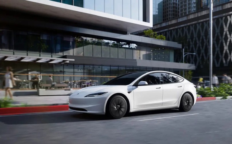 Tesla-Model-3-Standard