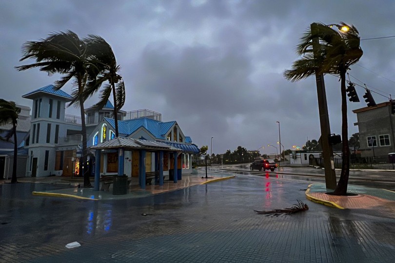 tifonas-ian-florida-dromos-nero