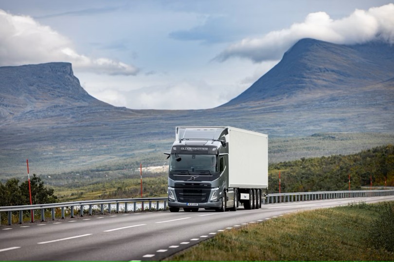 volvo-ntalika-odigos-fortigo-traktoras