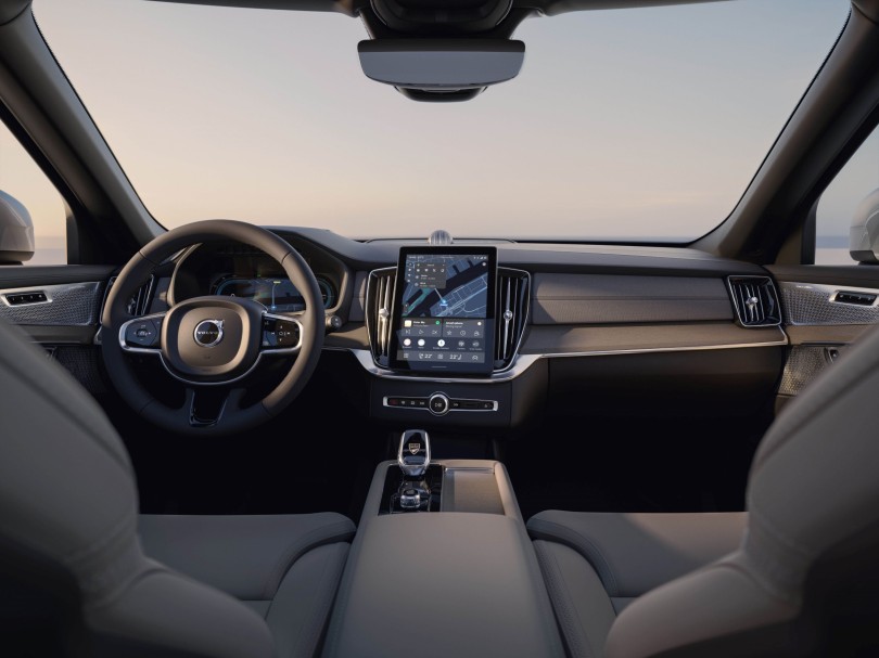 4-volvo-xc90-facelift-2024