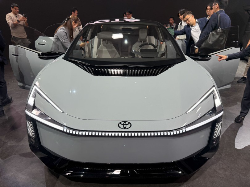 2-toyota-corolla-concept-prototipo-japan-mobility-show