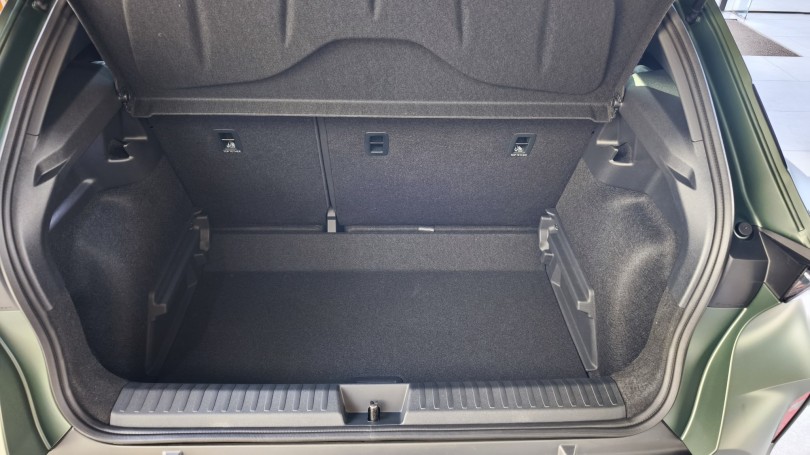 10-cupra-raval-vz-launch-pack-ekthesi-antiprosopia