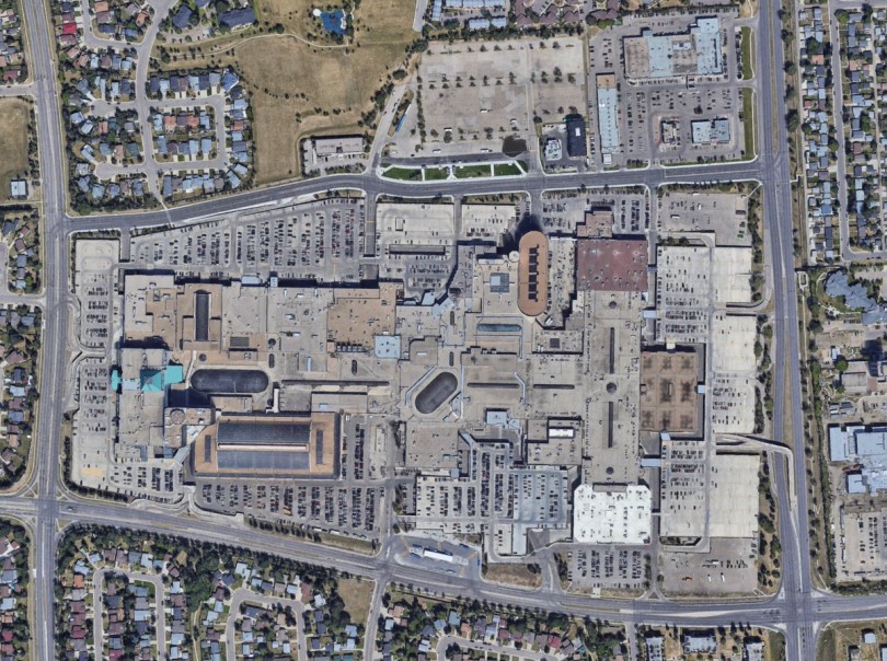 megalitero-parking-rekor-guiness-west-edmonton-mall-kanadas