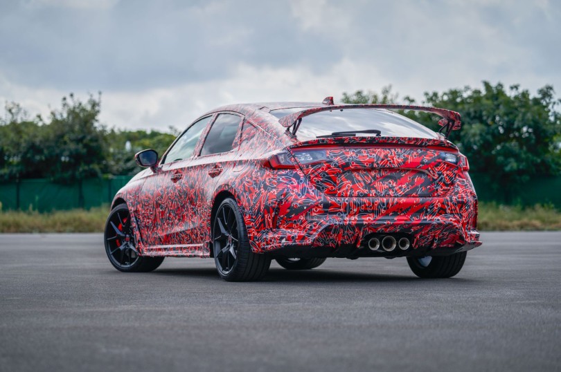 2023-Honda-Civic-Type-R-Camouflaged-2