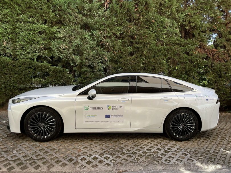 3-toyota-mirai-ydrogono-hydrogen-olympia-odos-trieres