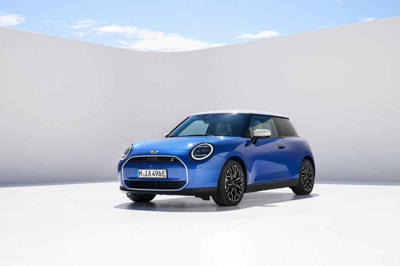 mini-cooper-ilektriko-neo-2023