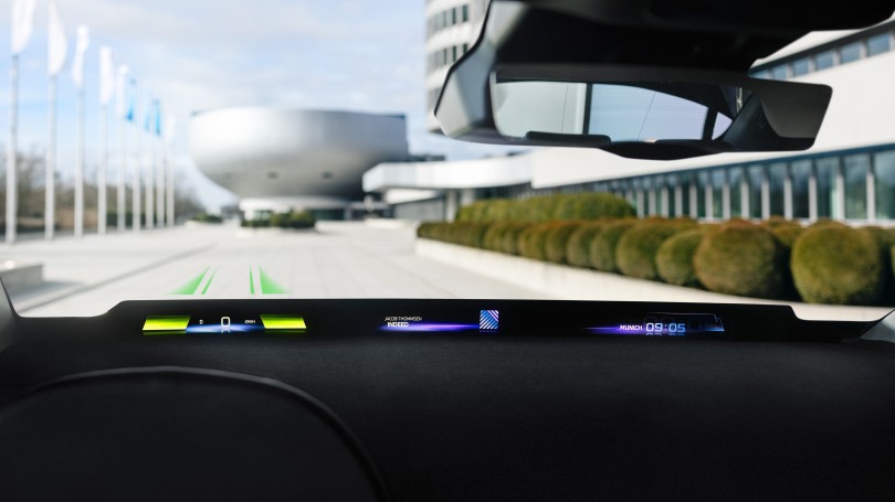 bmw-panoramic-vision-hud-head-up-display1