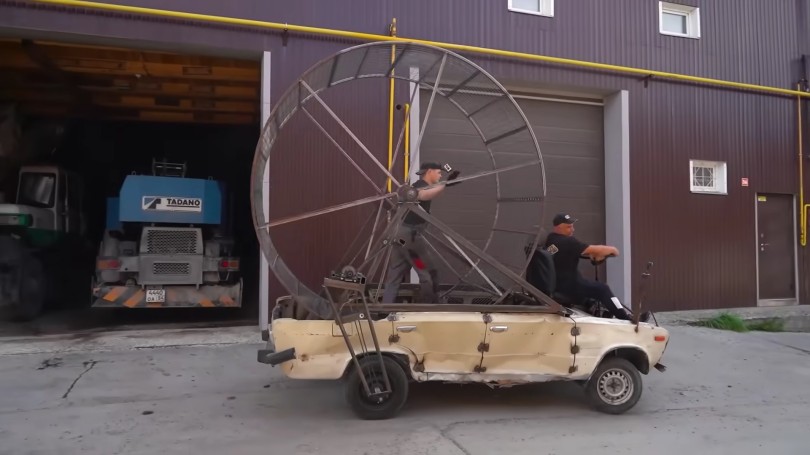 garage54-feet-car-podia-aftokinito-hamster-2