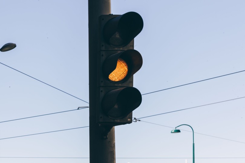 traffic-light-orange traffic-light-orange