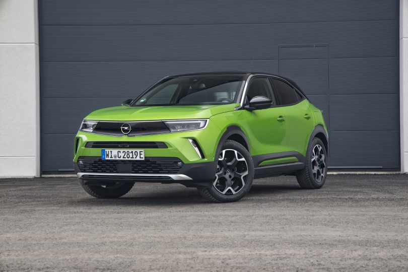 opel-mokka-e-mokkae-ilektriko-epaggelmatiko-sirtaria-2