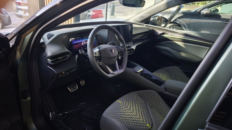 6-cupra-raval-vz-launch-pack-ekthesi-antiprosopia